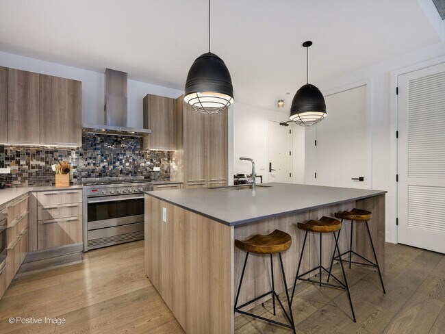 Building Photo - 111 S Peoria St