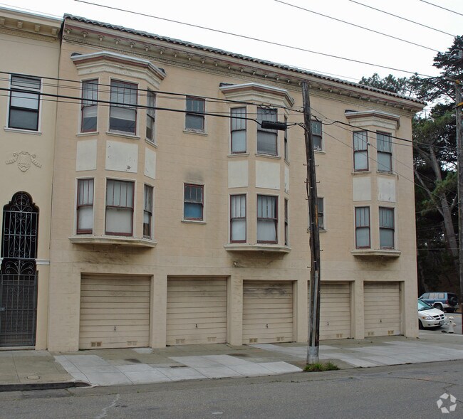 Building Photo - 5450 Fulton St