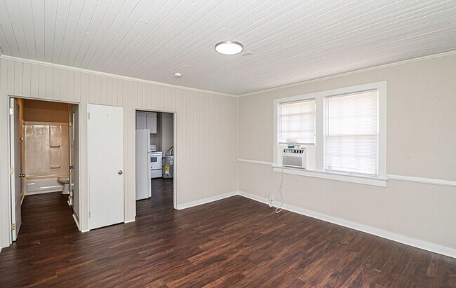 Building Photo - New Bern 505