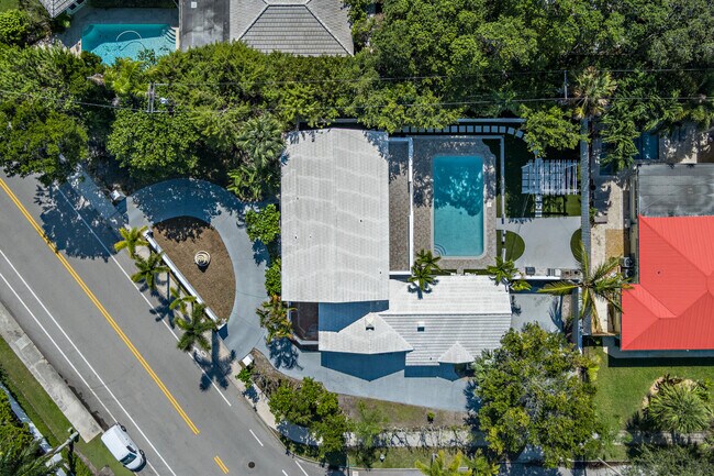 Primary Photo - 3517 N Flagler Dr