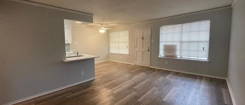 Building Photo - 3624 Parkridge Dr