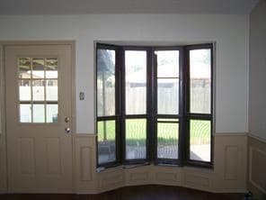 Building Photo - 827 Meandering Way