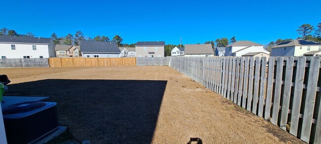 Building Photo - Magnificent Two Story Five Bedroom Home in Northeast Columbia -  Short Commute to Fort Jackson or...