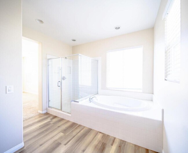 Building Photo - 36425 Fallingstar Pl