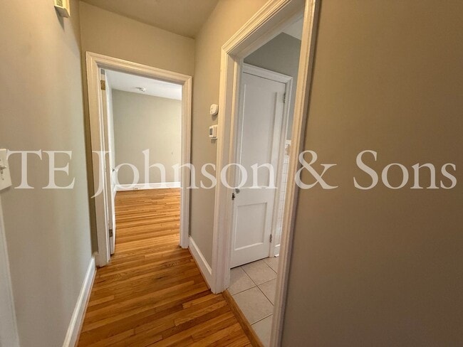 Building Photo - 864 Fenimore St