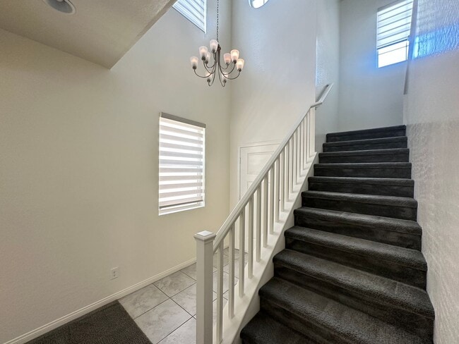 Building Photo - 6784 Pivot Point St