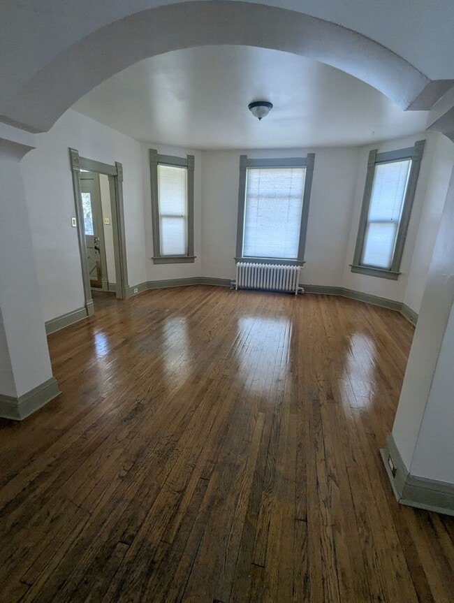 Building Photo - 109 Sherman St