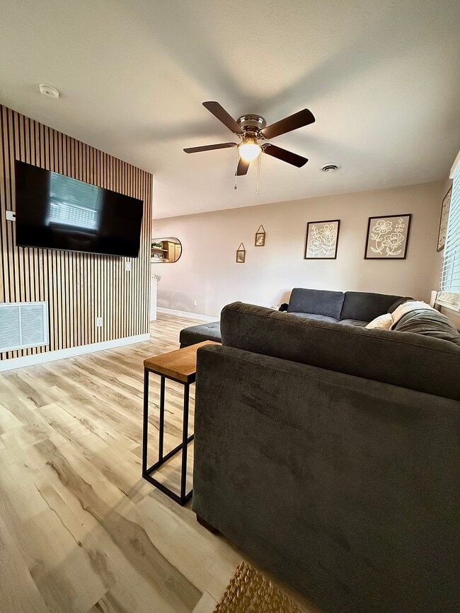 Building Photo - 18 Southeast Court