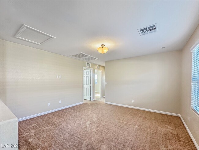 Building Photo - 945 Spiracle Ave