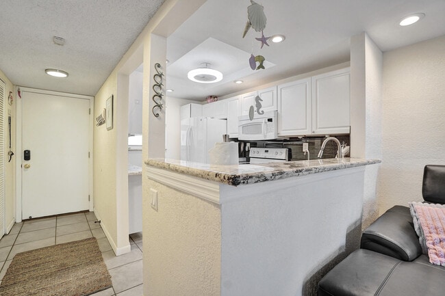 Building Photo - 1391 S Ocean Blvd