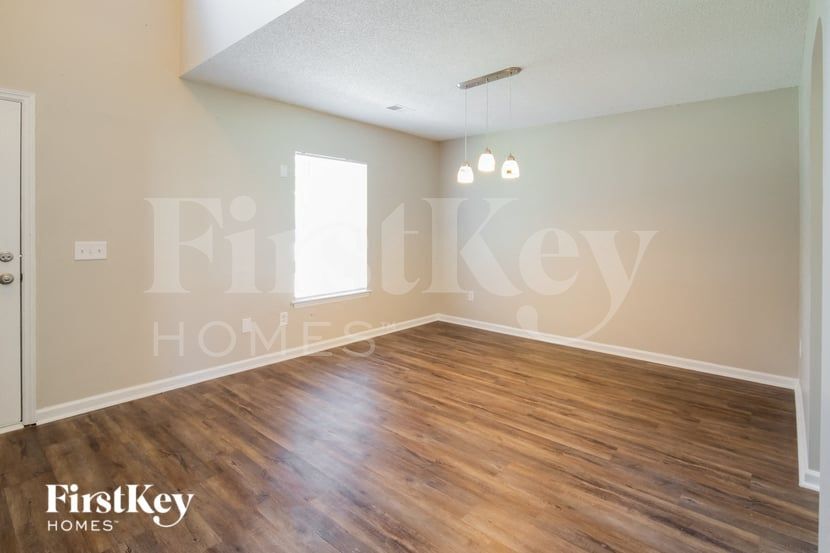 Building Photo - 528 Beverly Dr