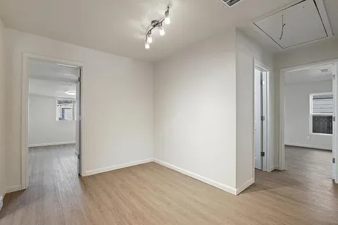 Building Photo - 7115 Parkdale Dr