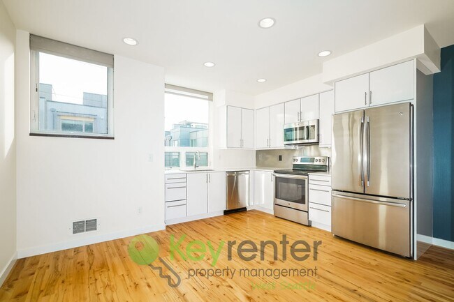 Primary Photo - **Rent Special** Modern Two Bedroom Townho...