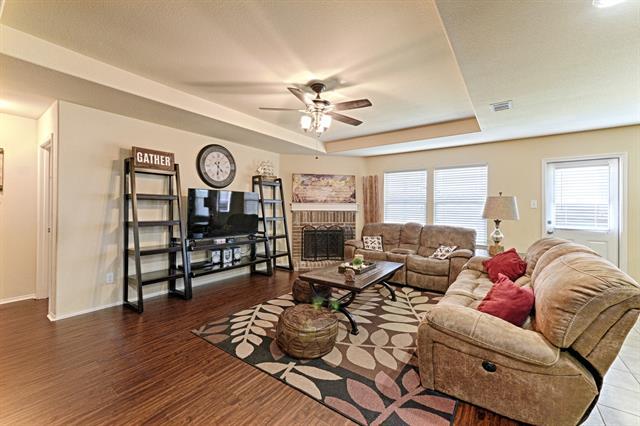 Building Photo - 1501 Lone Pine Dr