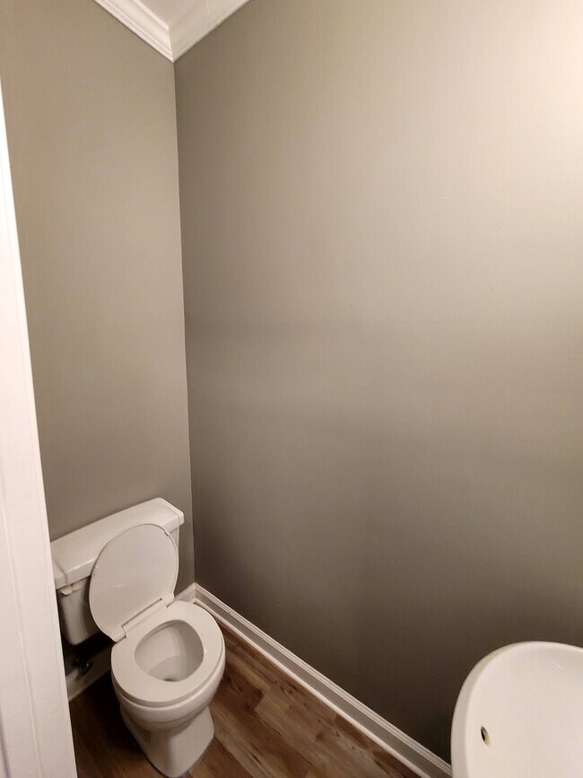 Building Photo - 730 3rd St NE