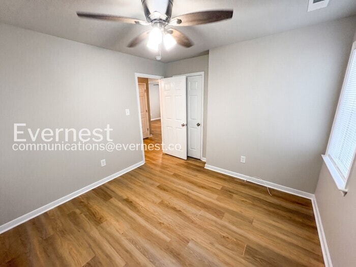 Building Photo - 15801 Meridian Ave