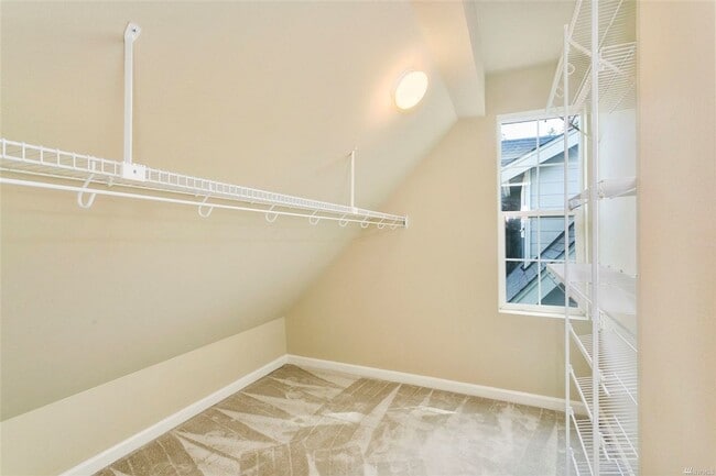 Building Photo - SEPTEMBER FREE >> Beautiful 3BR/3BA Townho...