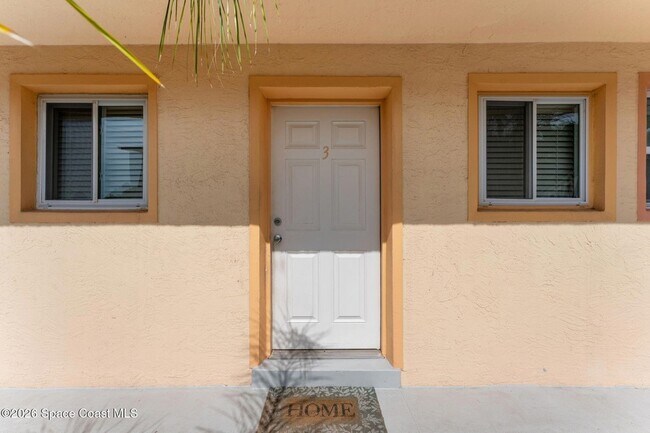 Building Photo - 211 Circle Dr