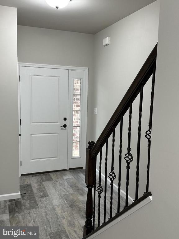 Building Photo - 129 Delano Dr
