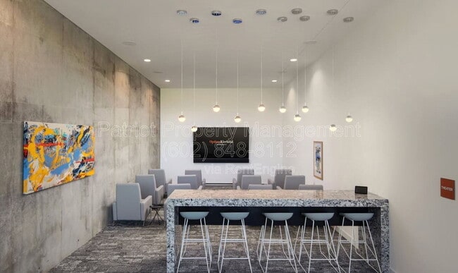 Building Photo - 7120 E Kierland Blvd