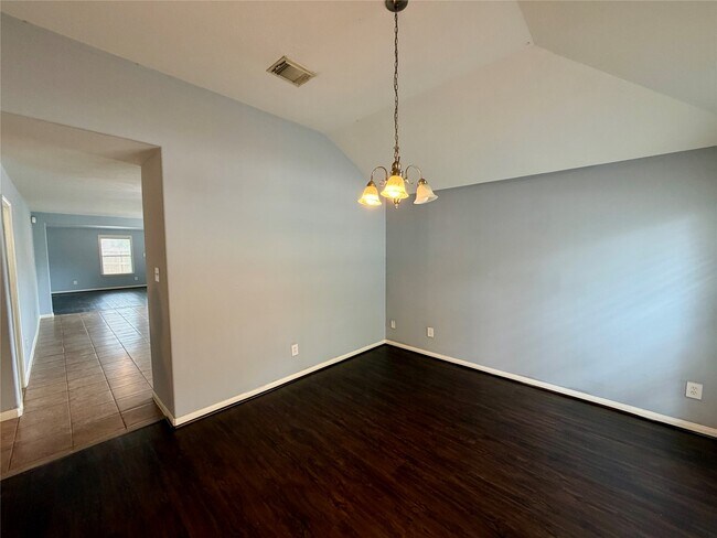 Building Photo - 21655 Falvel Sunset Ct