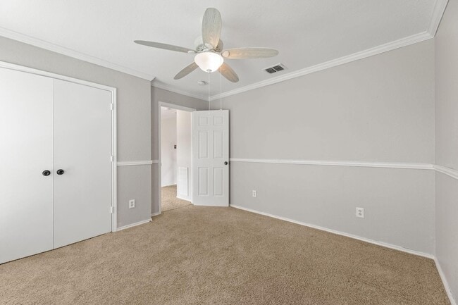 Building Photo - 10713 Alexandria Dr