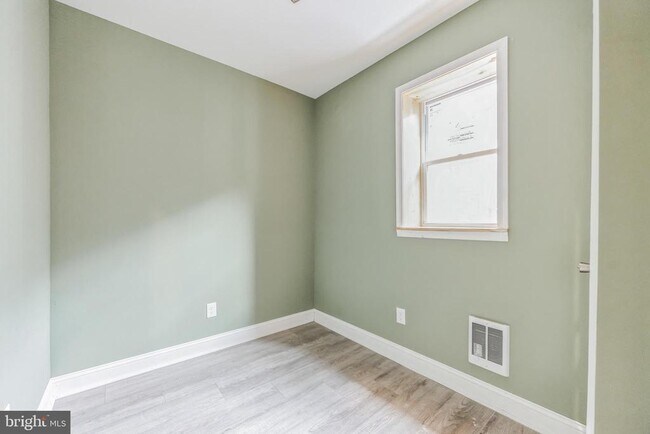 Building Photo - 2824 N 22nd St