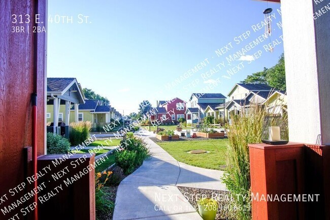 Building Photo - 313 E 40th St