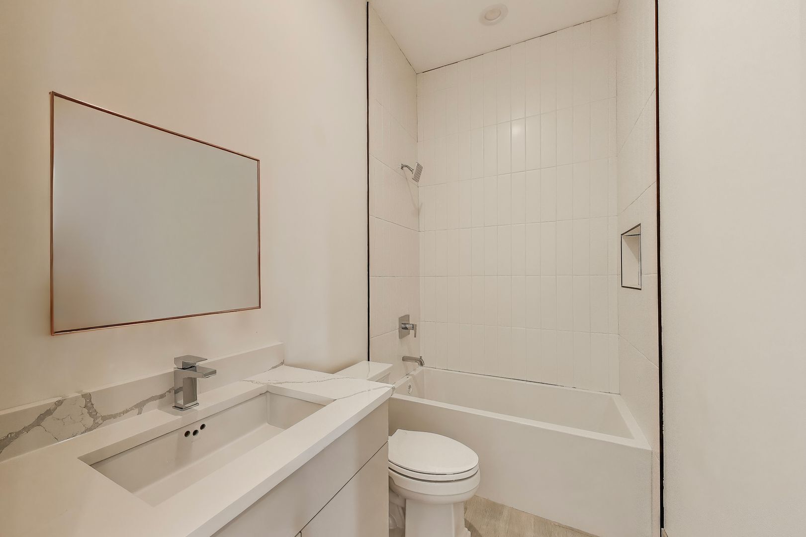 Building Photo - 2023 N Drake Ave