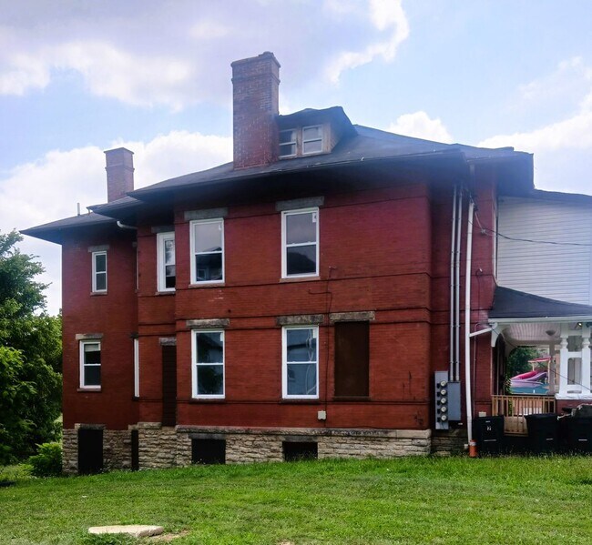 Building Photo - 3636 Reading Rd