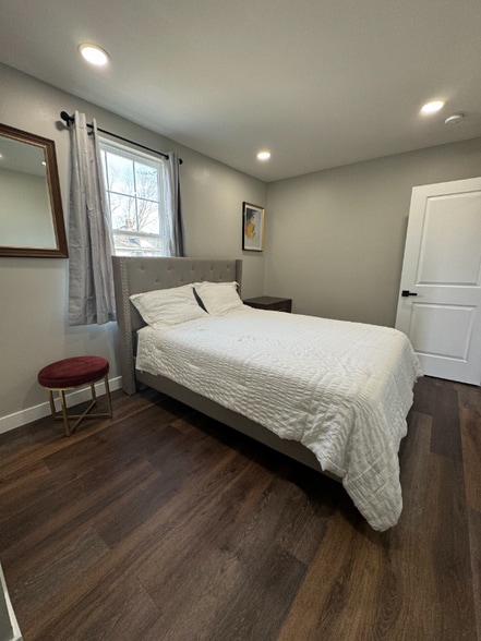 Building Photo - 328 N Euclid Ave