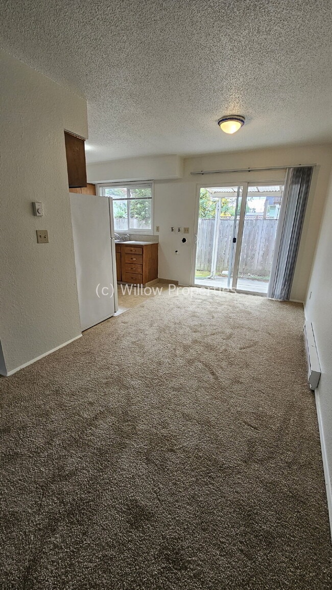 Building Photo - Cozy two bedroom duplex