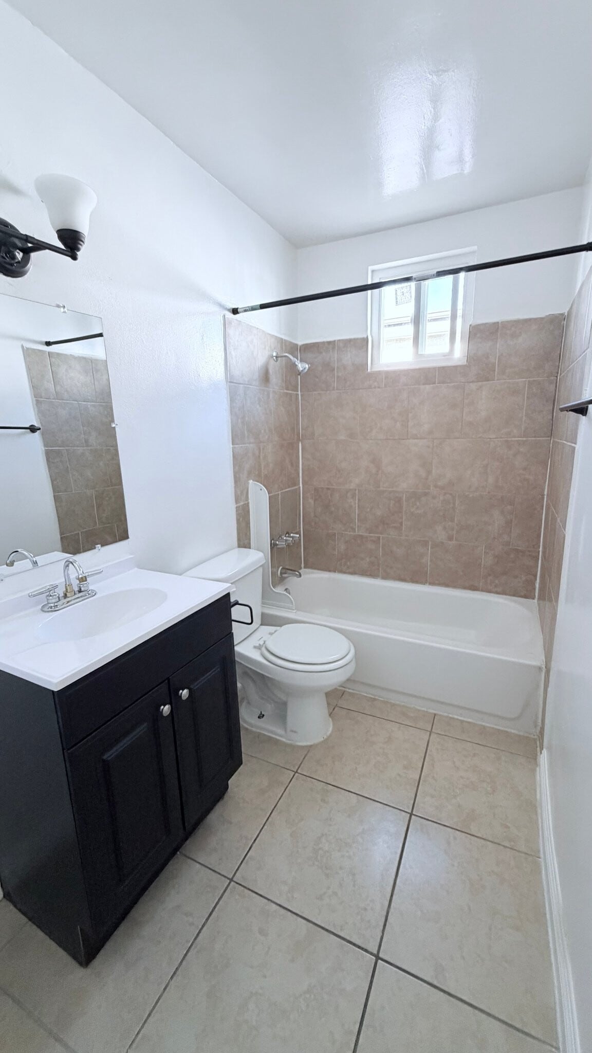 Building Photo - 810 W Duarte Rd