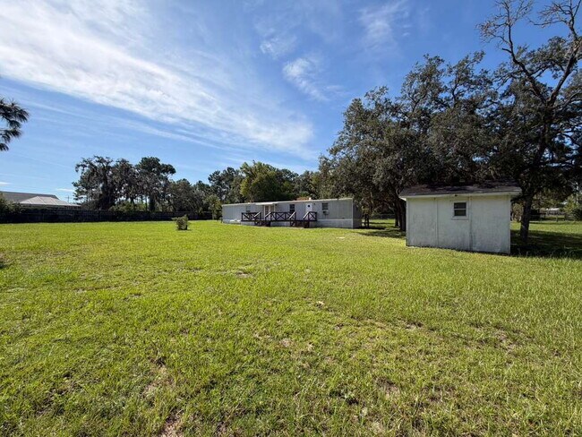 Building Photo - 10580 SW 105th Ave