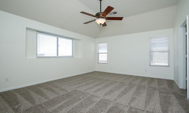 Building Photo - For Lease | 4 Bed, 2.5 Bath |2,314 Sq Ft |...