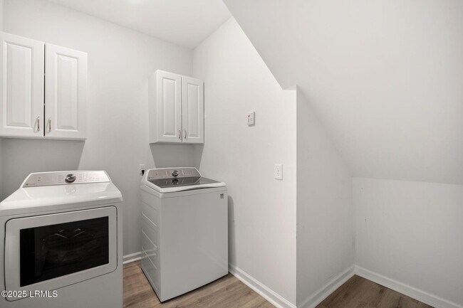 Building Photo - 98 Great Bend Dr