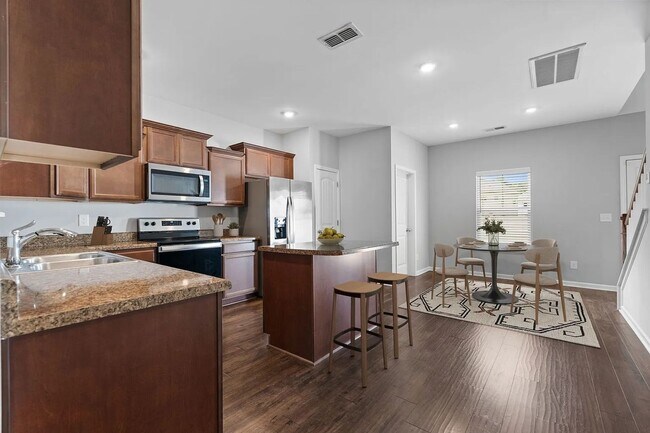 Building Photo - Beautiful 3BR in Smyrna