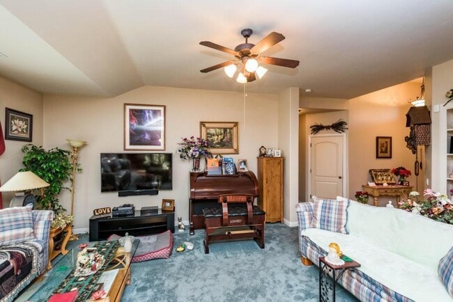 Building Photo - 3 Bedroom Home In South Pointe Subdivision...