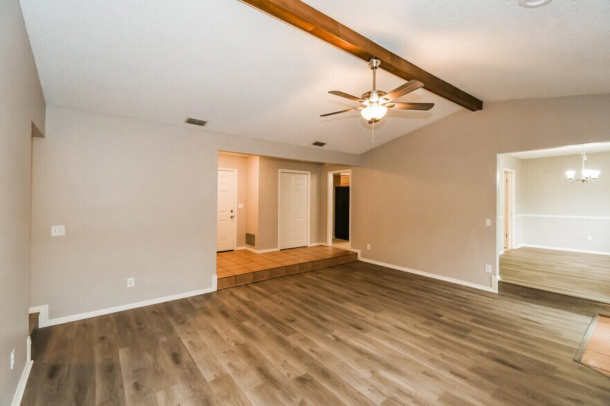 Building Photo - 3342 Laurel Grove N