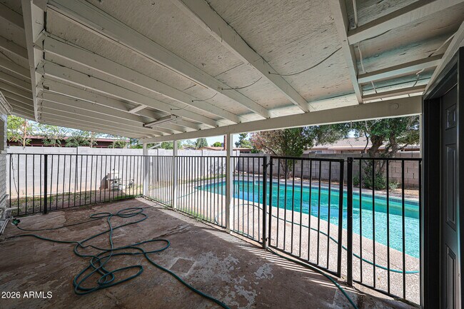 Building Photo - 3119 W Country Gables Dr