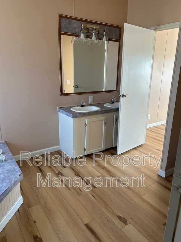 Building Photo - 1916 NC-210