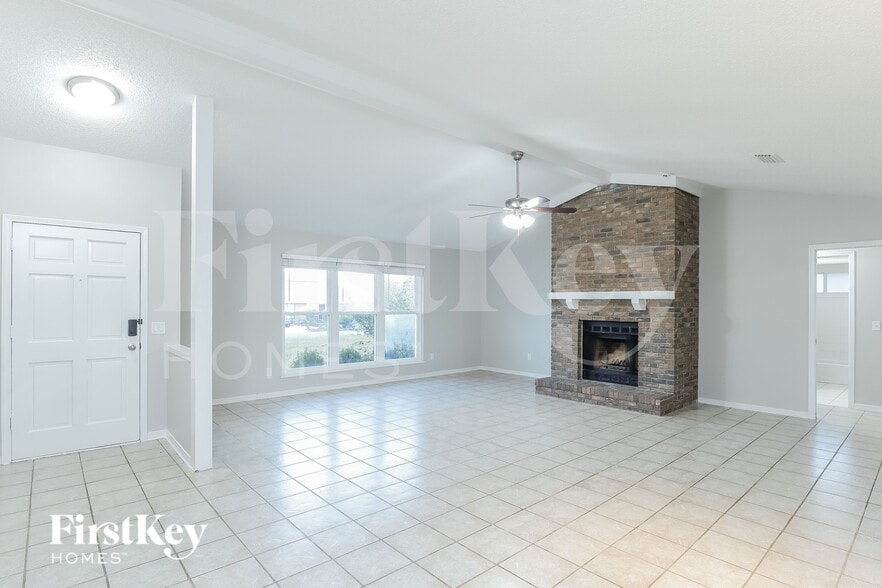 Building Photo - 2391 Stonebridge Dr