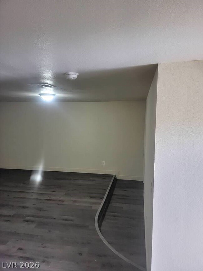 Building Photo - 3412 Townhouse Dr