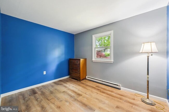 Building Photo - 310 N Carolina Trail