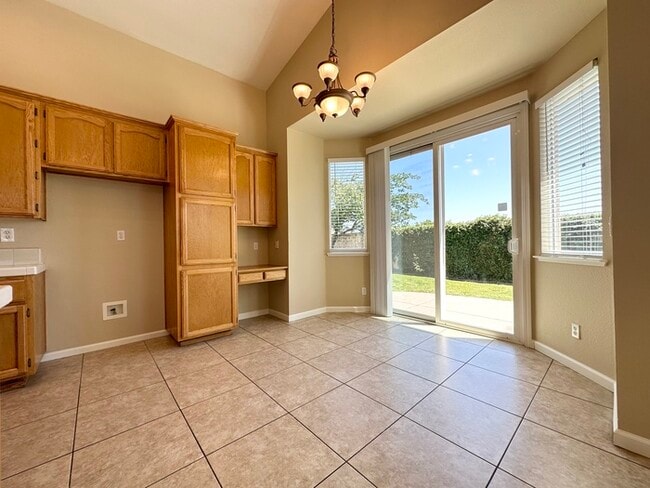 Building Photo - Beautifully Updated 3-Bedroom, 2-Bath Home...