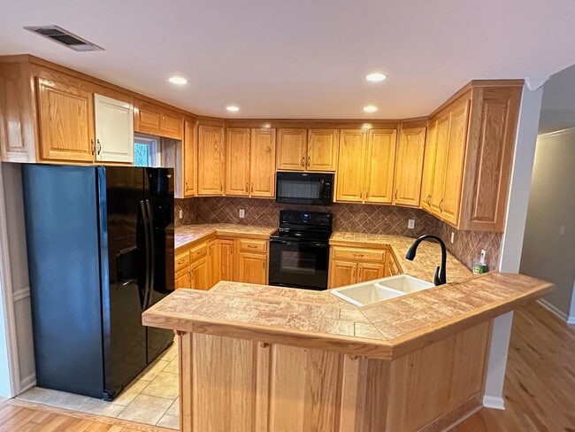 Building Photo - Beautiful Home off Timothy Available