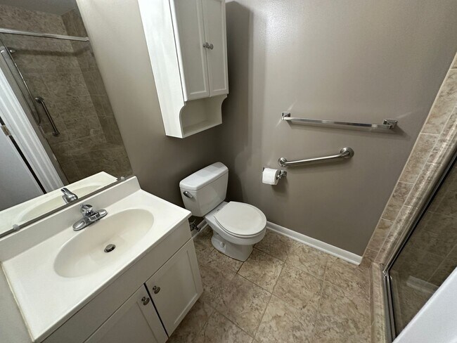 Building Photo - Now available!! – 672 W Front St, Unit C, ...