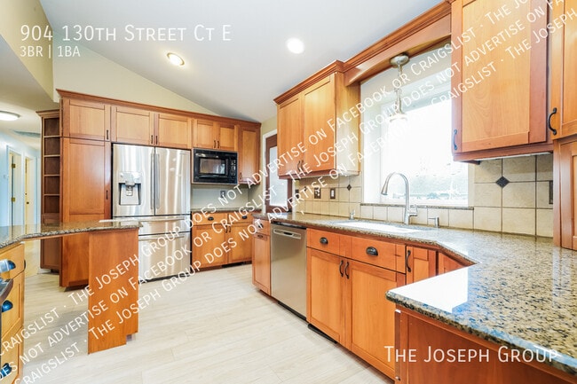 Building Photo - 904 130th St Ct E