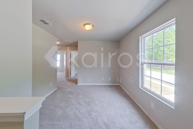 Building Photo - 248 York Ln