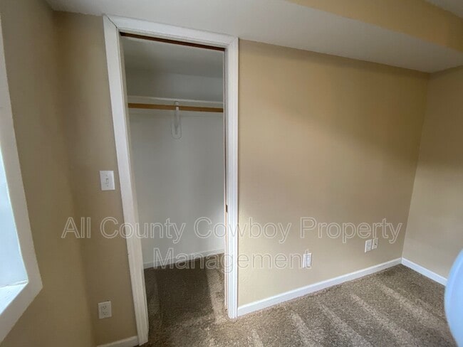 Building Photo - 260 N 7th St